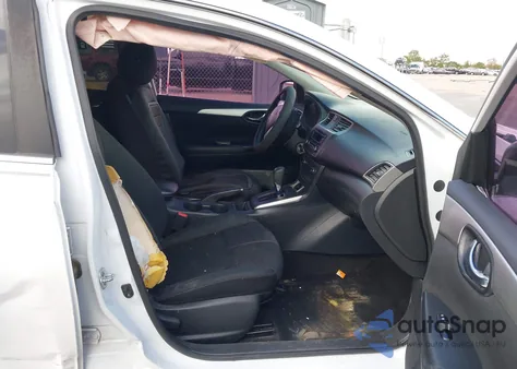 2017 Nissan Sentra S z USA, uszkodzony, nr VIN 3N1AB7AP1HY210534